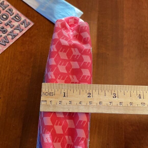 Estee Lauder 2021 Spring Break Cosmetic Bag - Picture 4 of 6